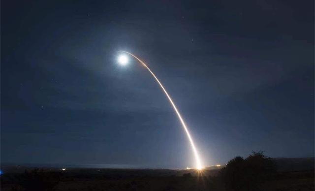 中国激光武器独步全球领先美国15年(有视频)(图3) 中国激光武器独步全球领先美国15年(有视频)(图3)