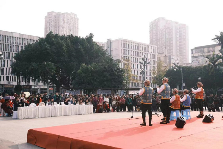 宜宾叙州：“和谐文化·缤纷社区”文化节增进家庭之间的交流