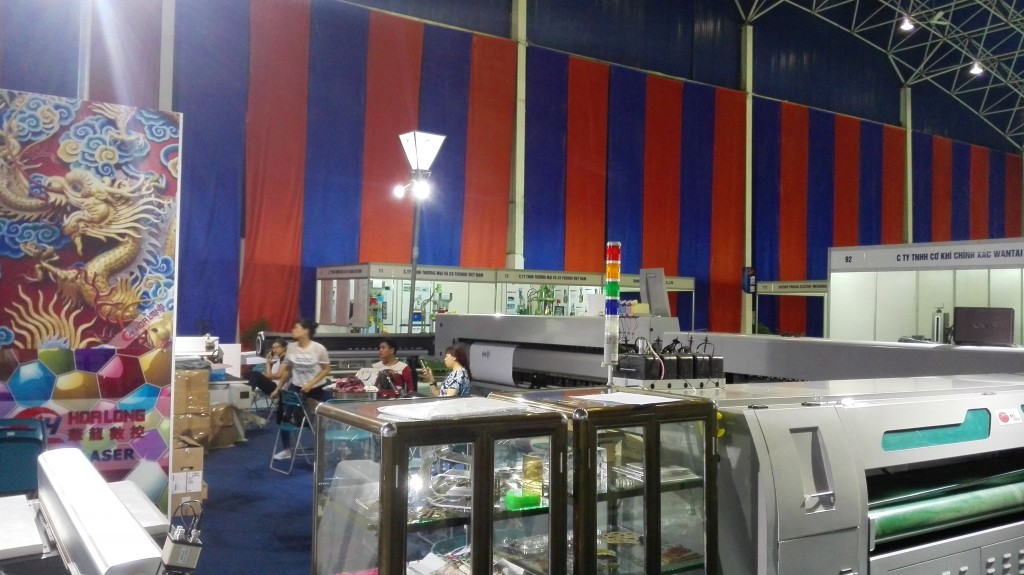 越南华龙公司总经理:做中国机器设备展销超市一直是我的梦想(图5) 越南华龙公司总经理:做中国机器设备展销超市一直是我的梦想(图5)