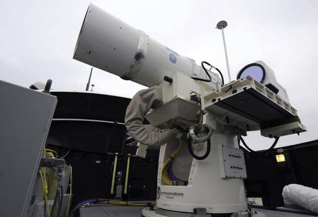激光武器可以瞬间击穿航母熔化洲际导弹我国领先美国15年(图3) 激光武器可以瞬间击穿航母熔化洲际导弹我国领先美国15年(图3)
