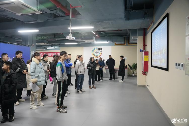 山东青岛:400余人共赴U系列激光射击比赛之约(图4) 山东青岛:400余人共赴U系列激光射击比赛之约(图4)