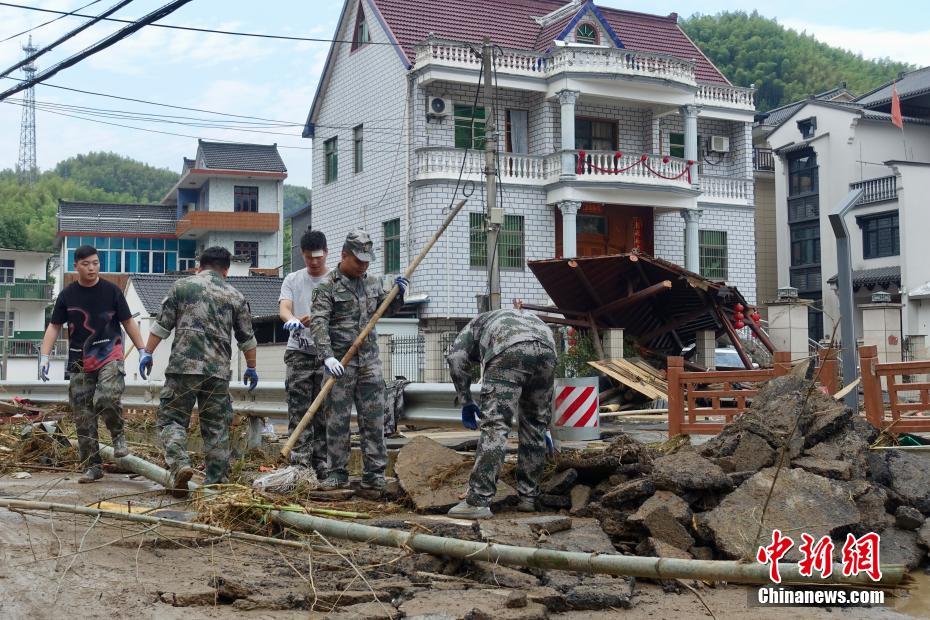 杭州富阳遭遇短时强降雨已致5人死亡、3人失联(图6) 杭州富阳遭遇短时强降雨已致5人死亡、3人失联(图6)