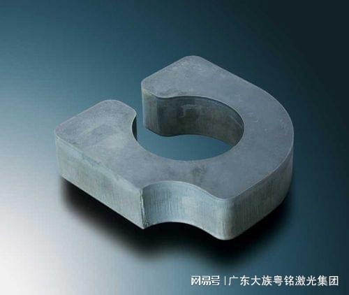 镭射金属激光切割机:加工未来制造的精密之光(图3) 镭射金属激光切割机:加工未来制造的精密之光(图3)