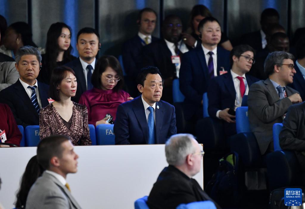 屈冬玉连任联合国粮农组织总干事(图2) 屈冬玉连任联合国粮农组织总干事(图2)