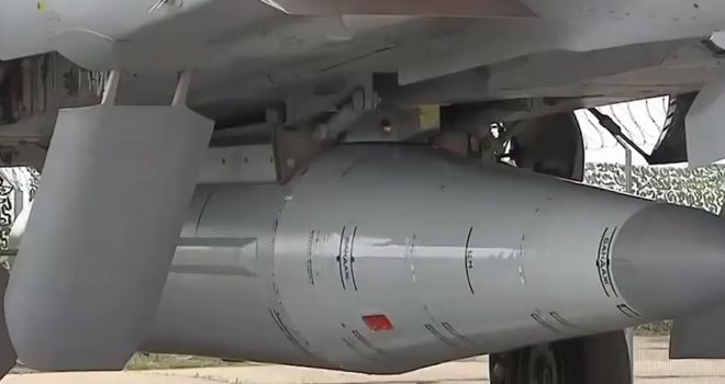 中国激光武器有多猛？八百米烧穿五层钢板激光防空炮有什么优势(图3)