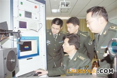 中国攻克激光武器核心技术难关 可瞬间击穿钢板(图2) 中国攻克激光武器核心技术难关 可瞬间击穿钢板(图2)