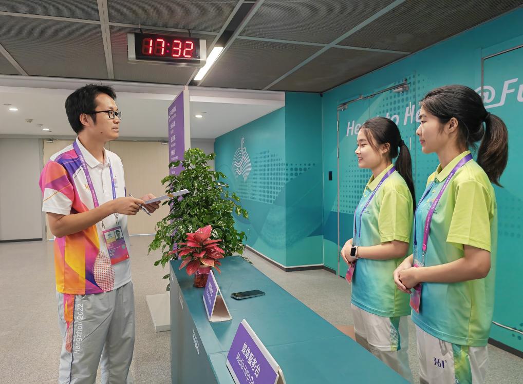 杭州亚运会｜手球馆的“扫地僧”是激光化学博士后(图3)