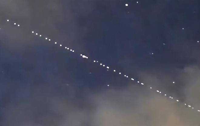 中国潜艇要弯道超车了？港媒曝光：中国或在研究潜艇激光打卫星！(图2)