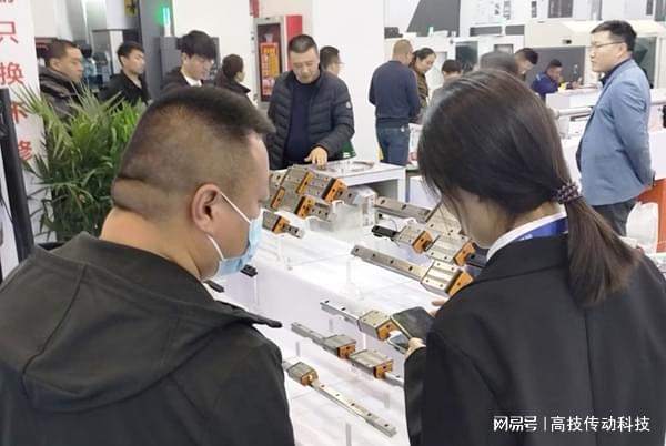 滚柱导轨的特点及应用场景